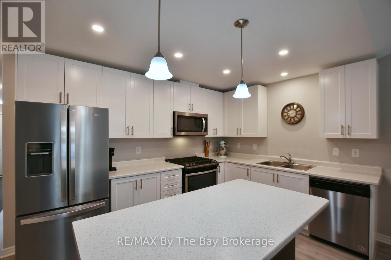 Stainless Steel Appliances - 30 Ivy Crescent, Wasaga Beach, ON - Indoor Photo Showing Kitchen With Stainless Steel Kitchen With Double Sink With Upgraded Kitchen