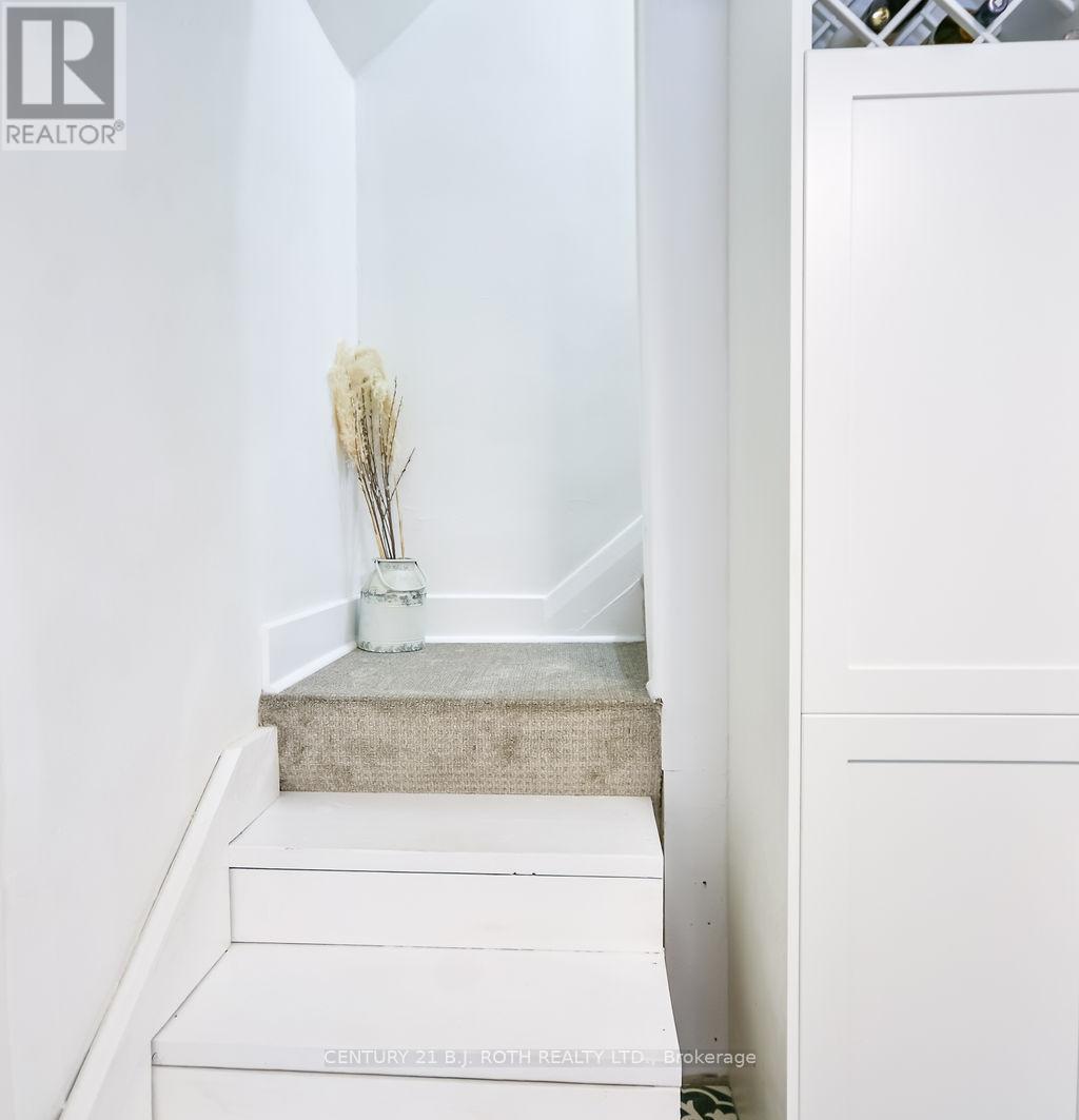 9920 County 10 Road, Clearview, ON - Indoor Photo Showing Other Room