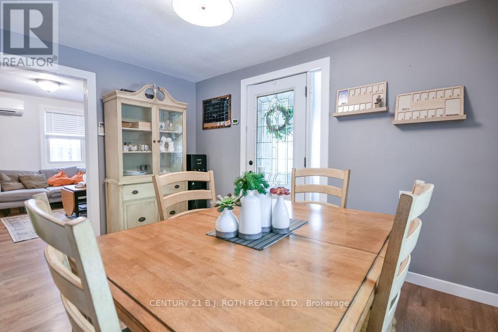 9920 County 10 Road, Clearview, ON - Indoor Photo Showing Dining Room