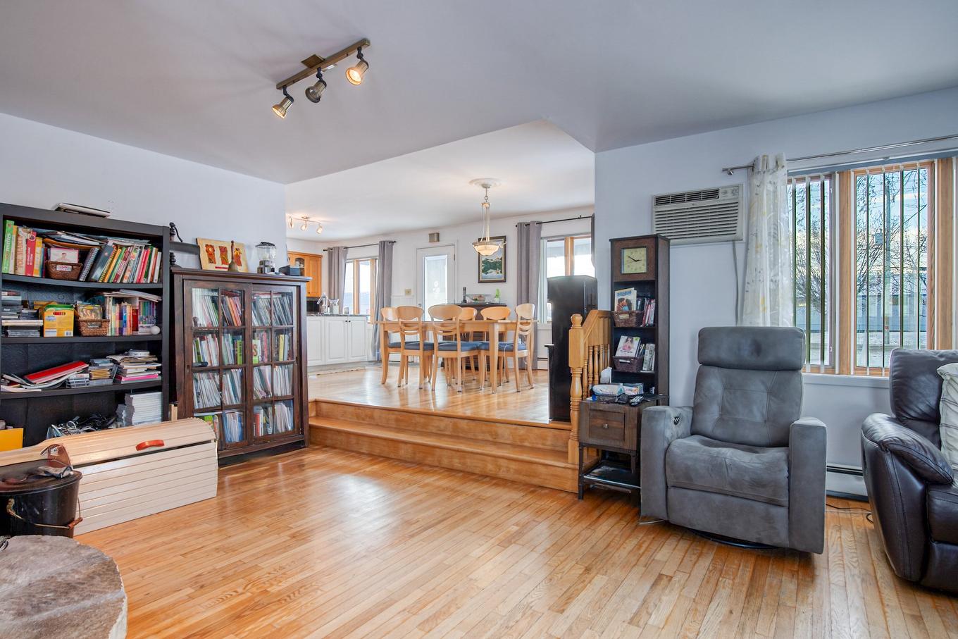 Living room - 467 Route 133, Pike River, QC - Indoor Photo Showing Living Room