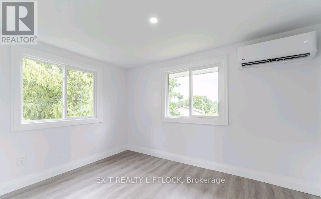 825 Cameron Street, Peterborough (Otonabee Ward 1), ON - Indoor Photo Showing Other Room