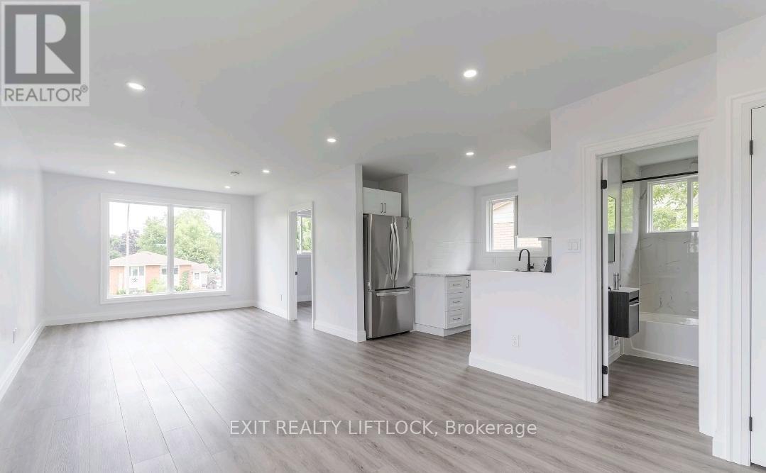 825 Cameron Street, Peterborough (Otonabee Ward 1), ON - Indoor