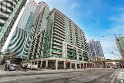807 - 19 GRAND TRUNK CRESCENT Toronto, ON M5J 3A3