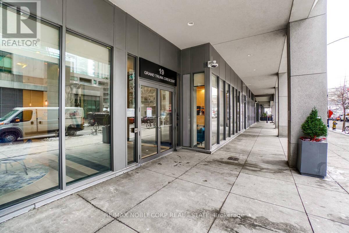 807 - 19 Grand Trunk Crescent, Toronto, ON - Outdoor With Exterior