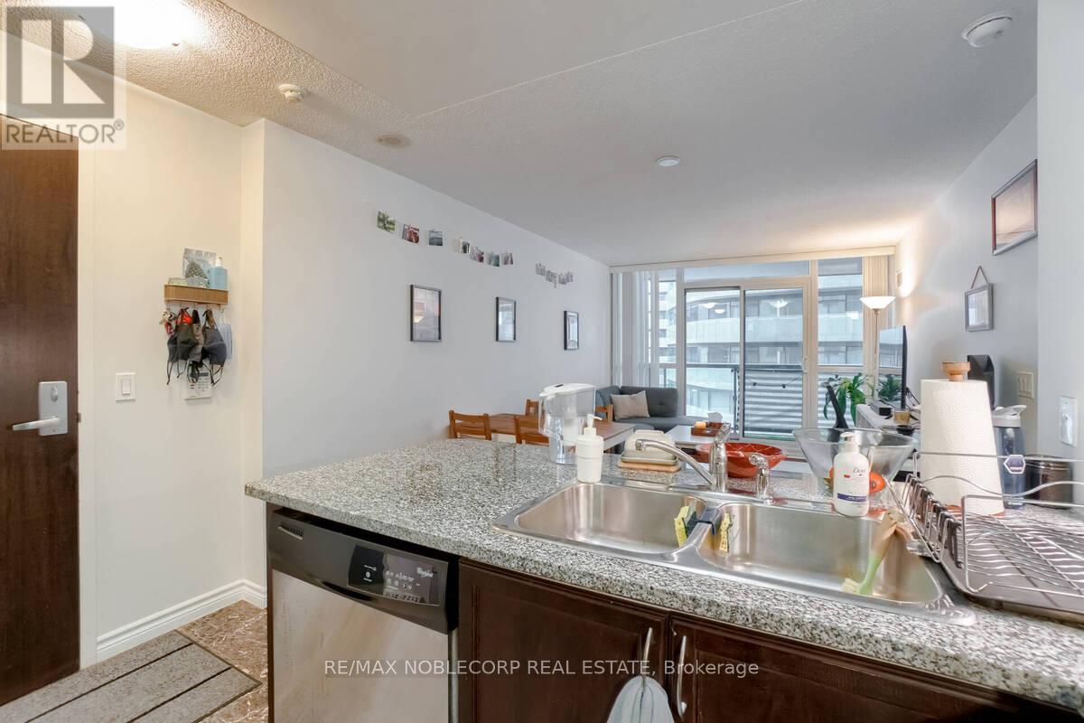 807 - 19 Grand Trunk Crescent, Toronto, ON - Indoor Photo Showing Kitchen With Double Sink