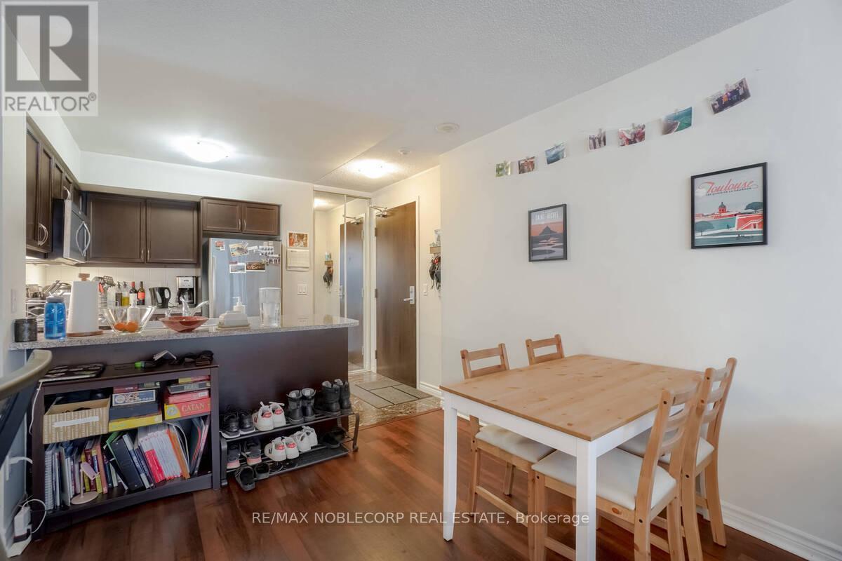 807 - 19 Grand Trunk Crescent, Toronto, ON - Indoor