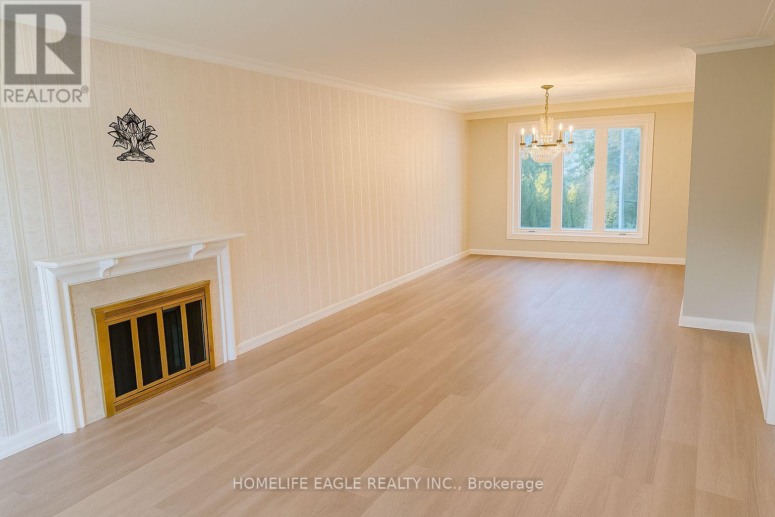 Upper - 33 Sumner Heights, Toronto, ON - Indoor Photo Showing Other Room