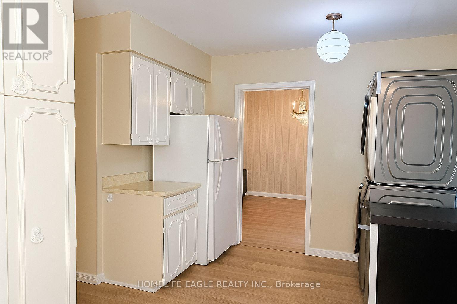 Upper - 33 Sumner Heights, Toronto, ON - Indoor Photo Showing Laundry Room