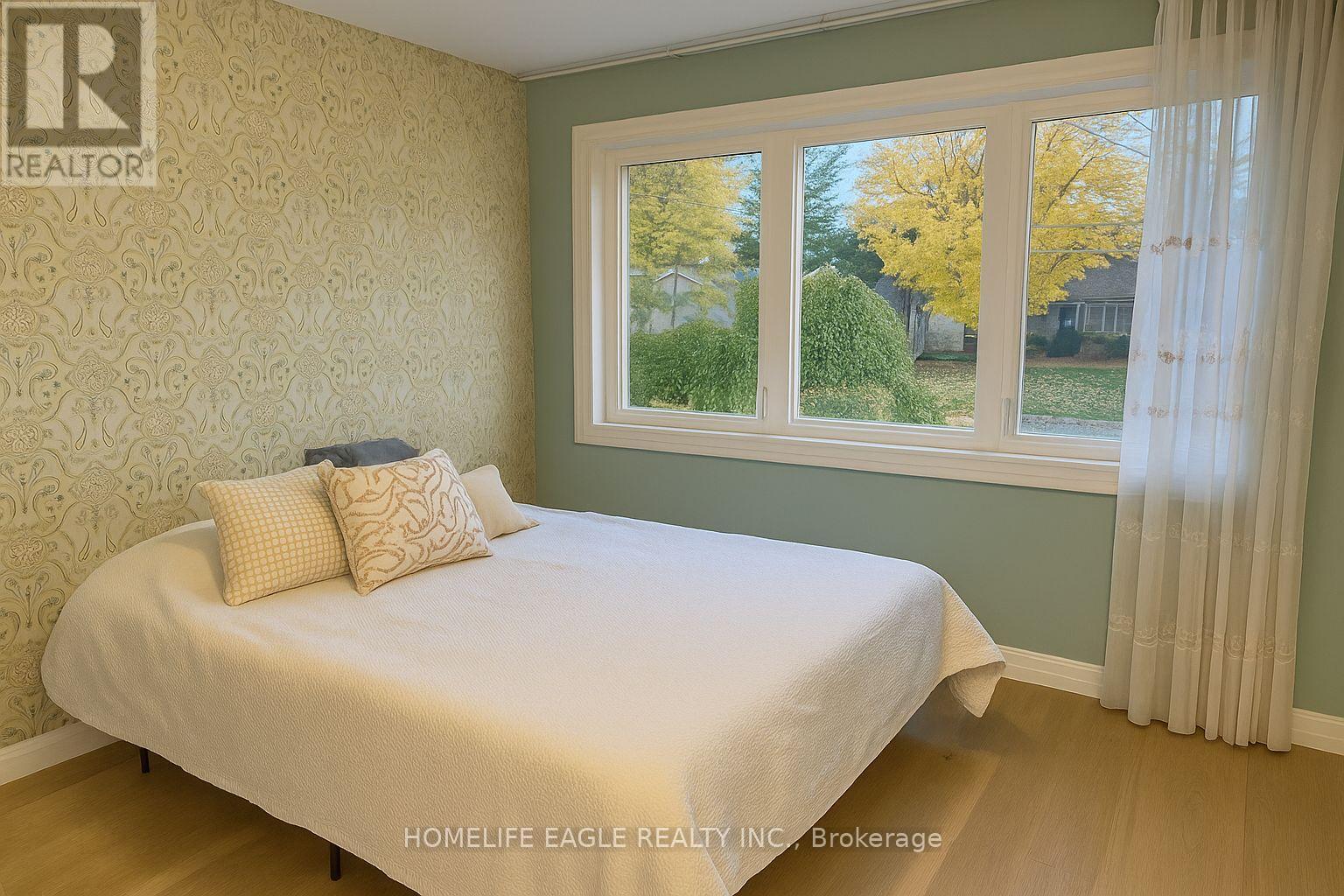 Upper - 33 Sumner Heights, Toronto, ON - Indoor Photo Showing Bedroom