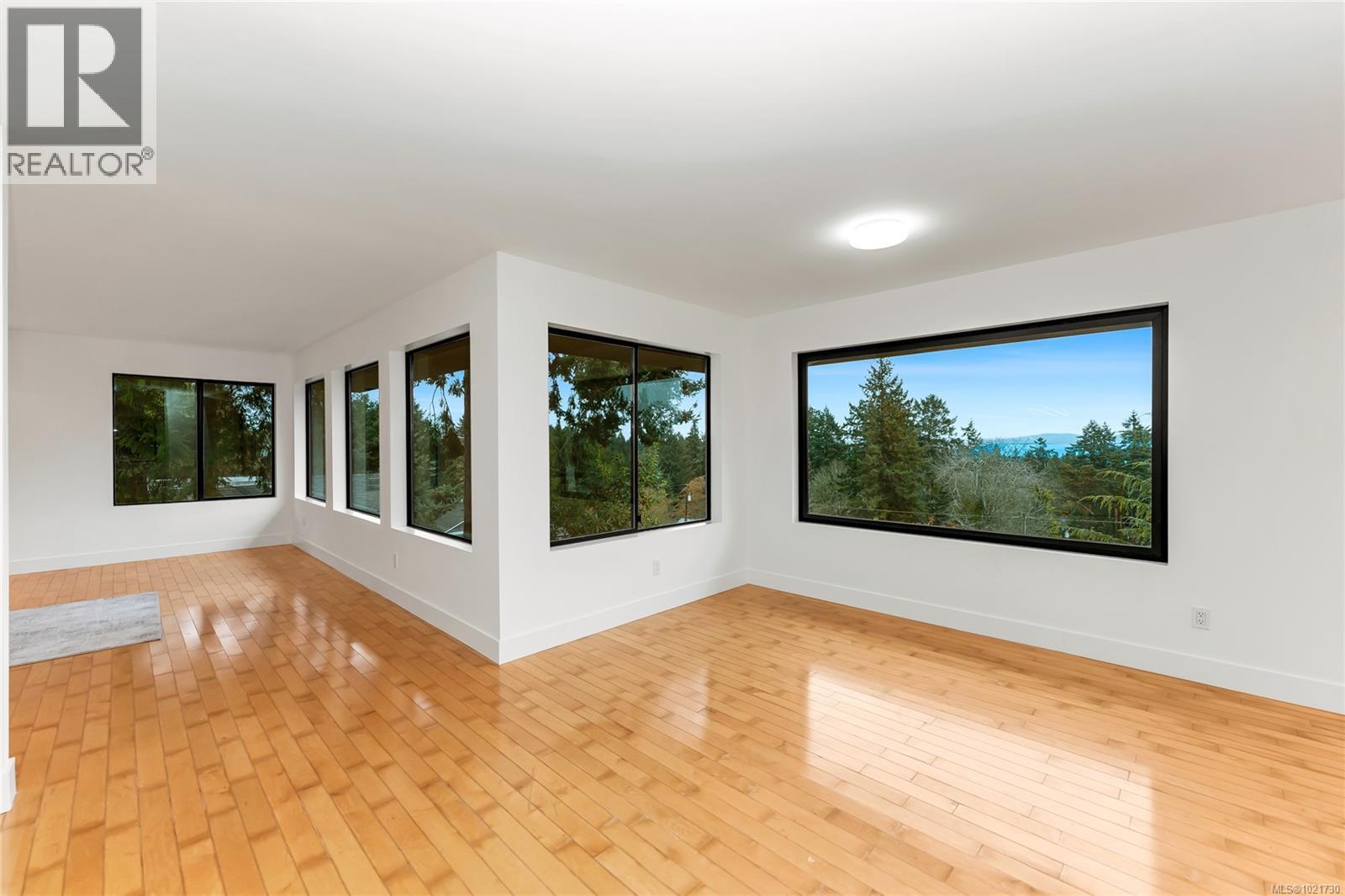 5198 Beckton Rd, Saanich, BC - Indoor