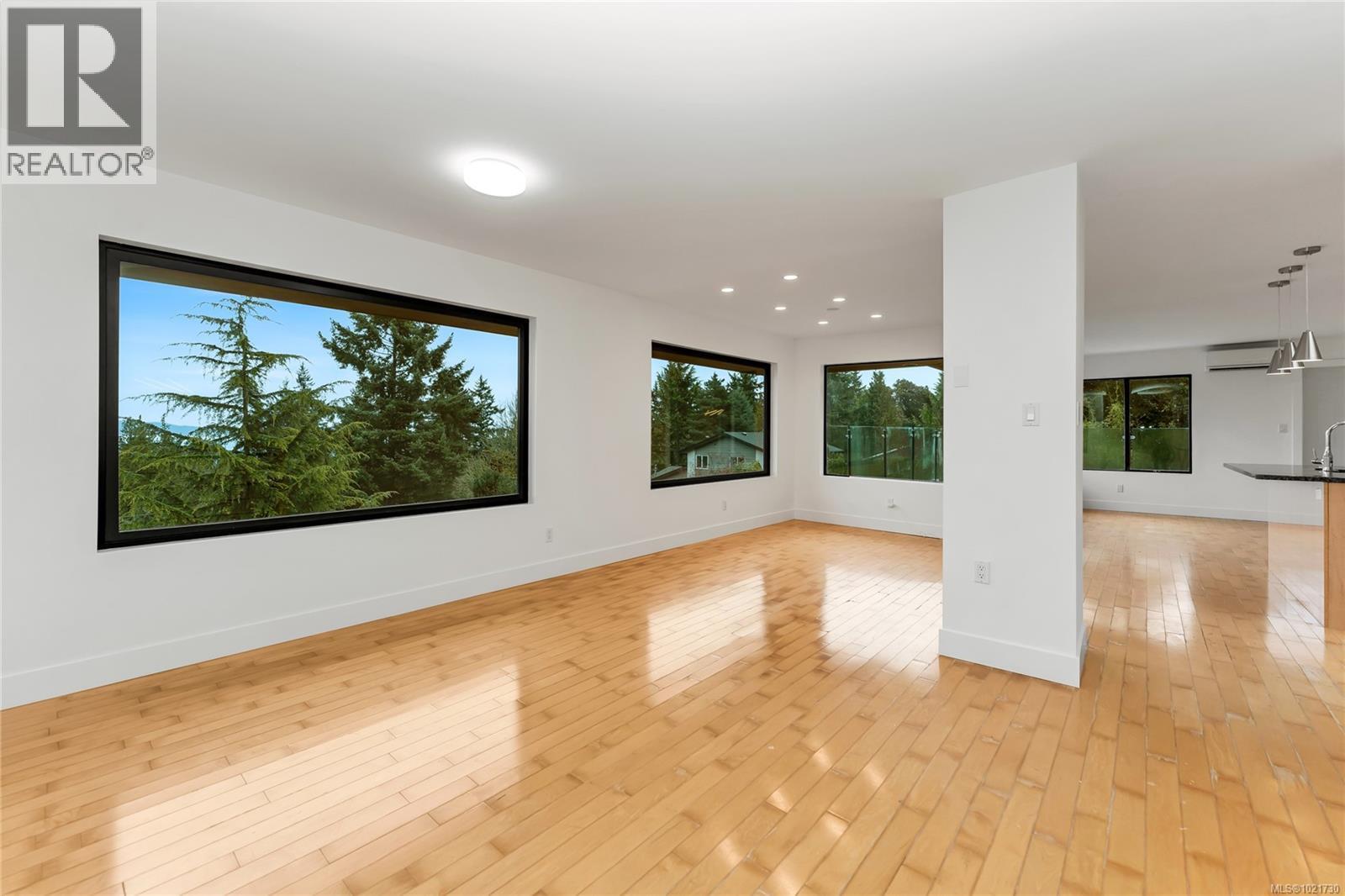 5198 Beckton Rd, Saanich, BC - Indoor