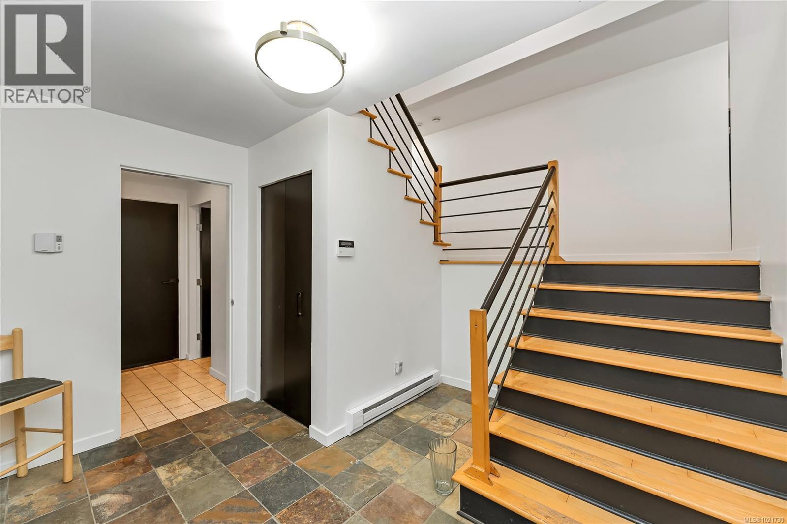 Foyer - 5198 Beckton Rd, Saanich, BC - Indoor Photo Showing Other Room