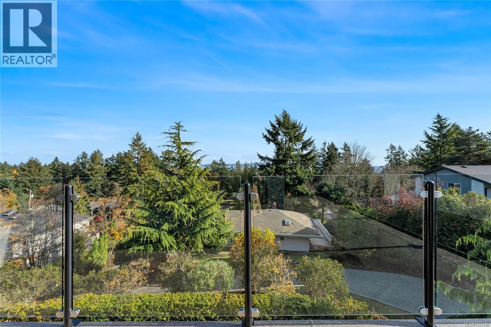 Front deck view - 5198 Beckton Rd, Saanich, BC - Outdoor