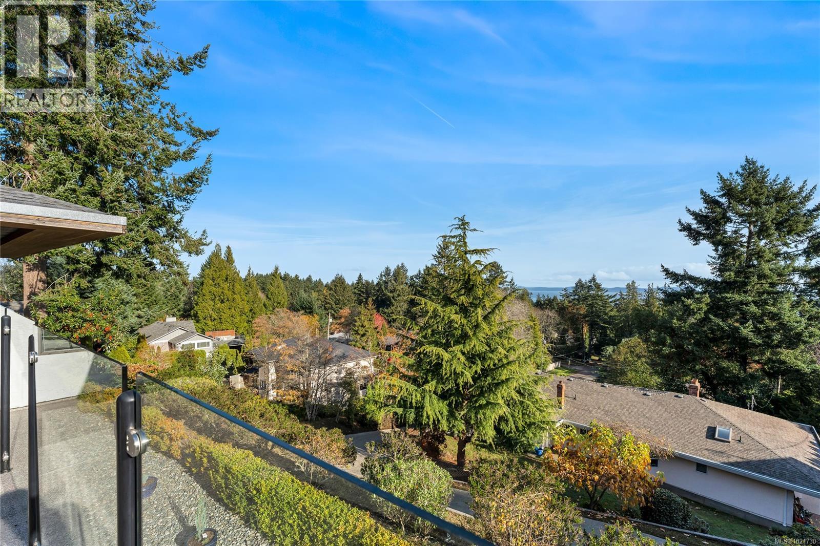 Neighbourhood view from front deck - 5198 Beckton Rd, Saanich, BC - Outdoor With View