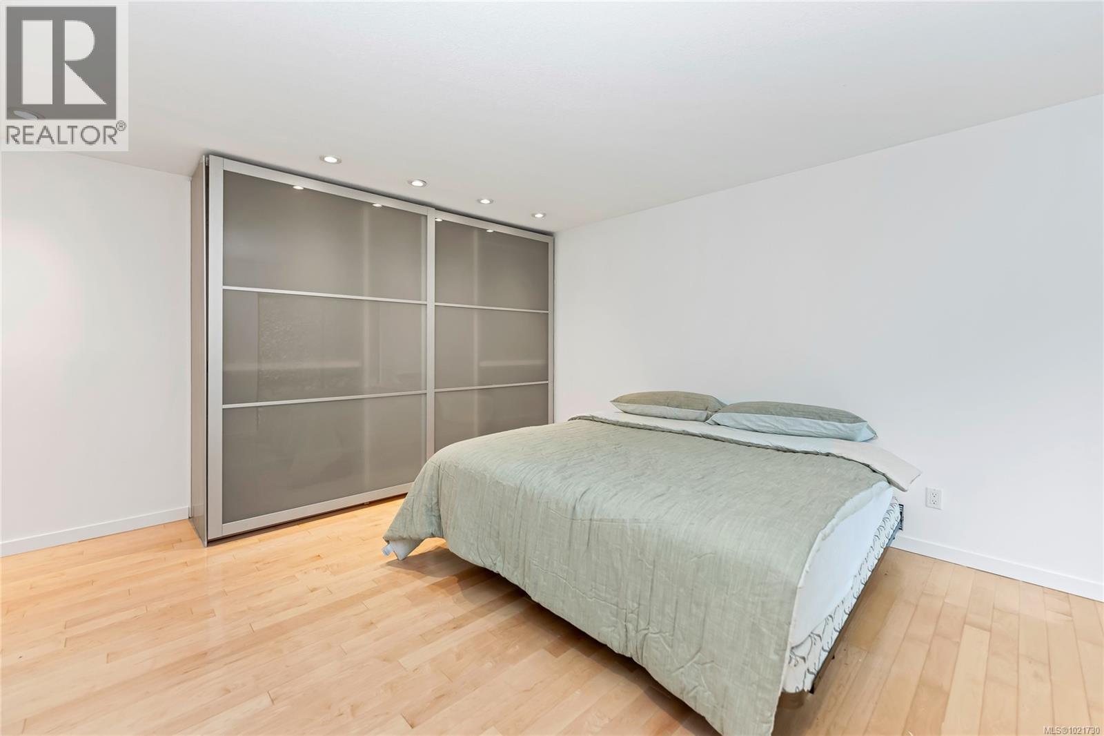 5198 Beckton Rd, Saanich, BC - Indoor Photo Showing Bedroom