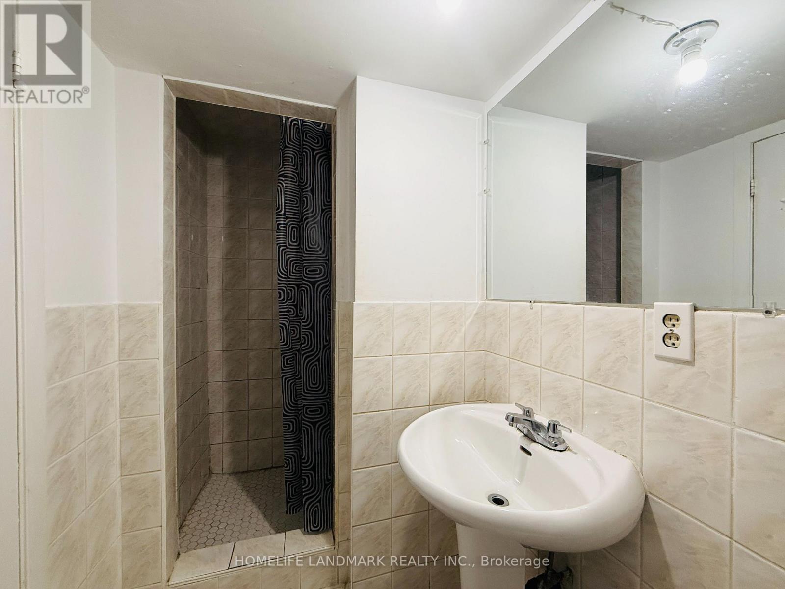Bsmt - 3 Halder Crescent, Markham, ON - Indoor Photo Showing Bathroom