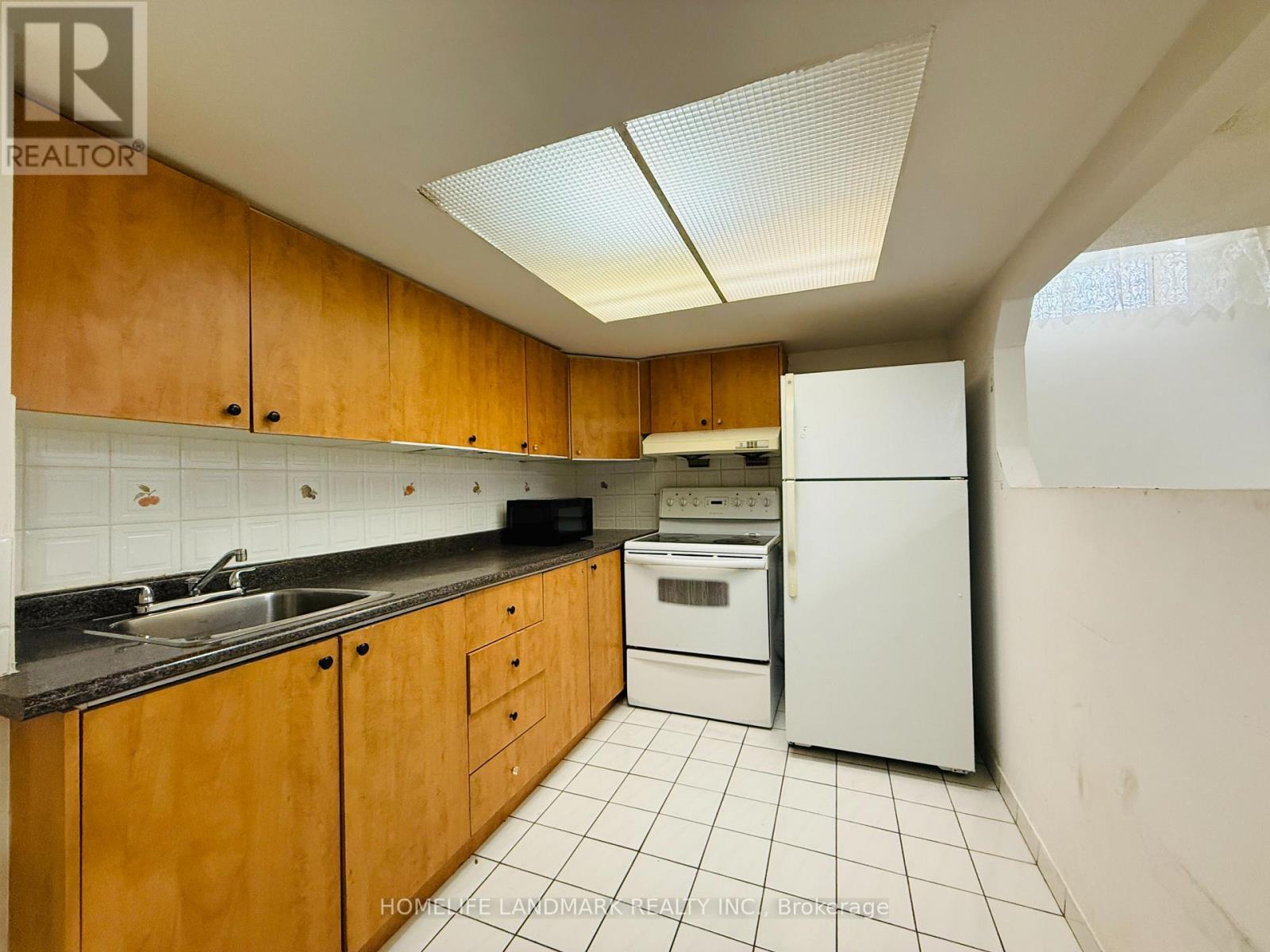 Bsmt - 3 Halder Crescent, Markham, ON - Indoor Photo Showing Kitchen