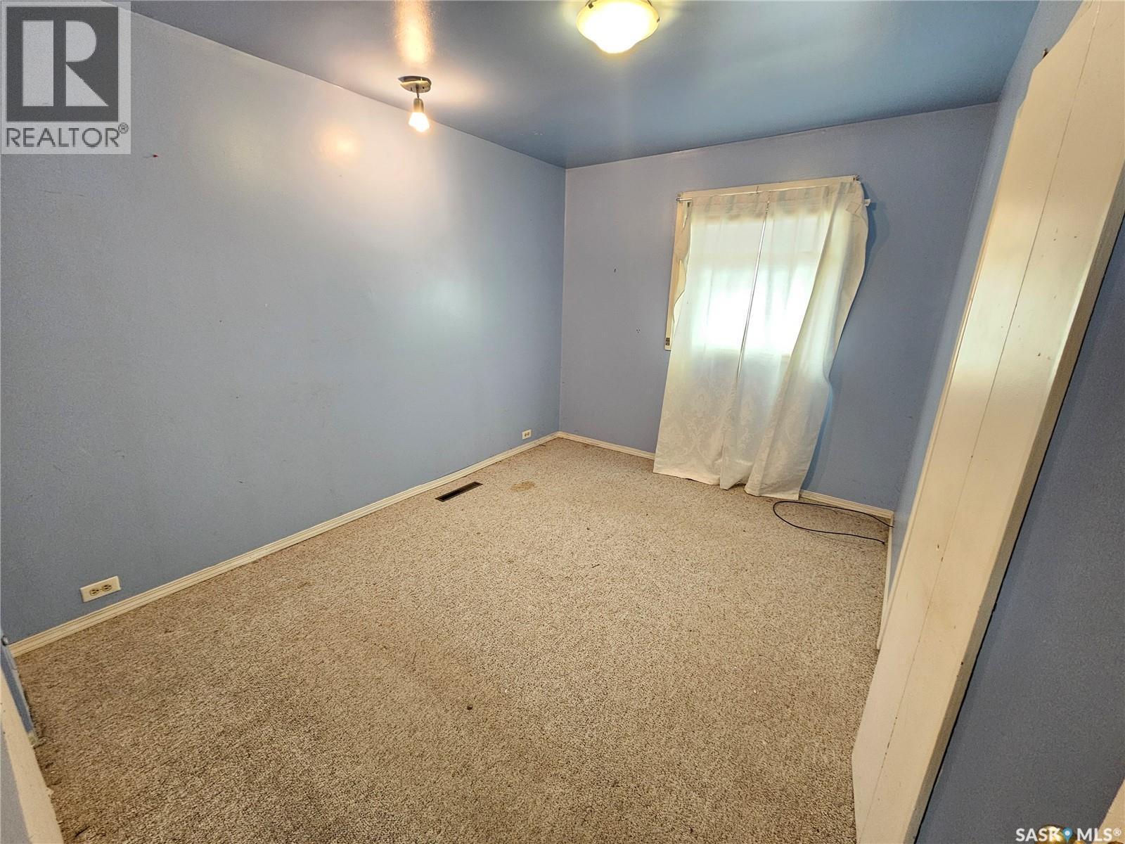 1066 Montgomery Street, Moose Jaw, SK - Indoor Photo Showing Other Room