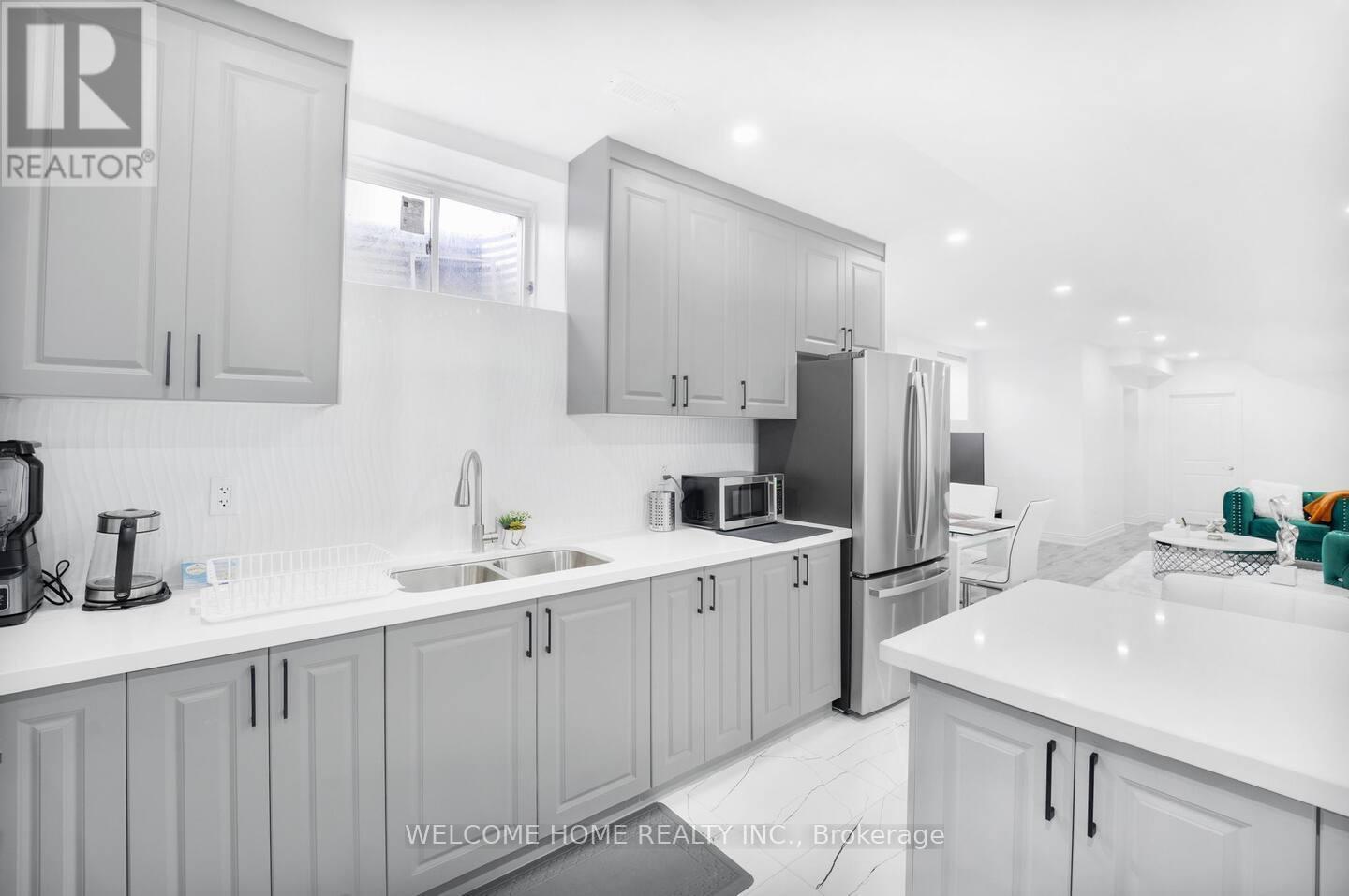 Basement - 7 Leo Austin Road, Brampton, ON - Indoor Photo Showing Kitchen With Double Sink With Upgraded Kitchen