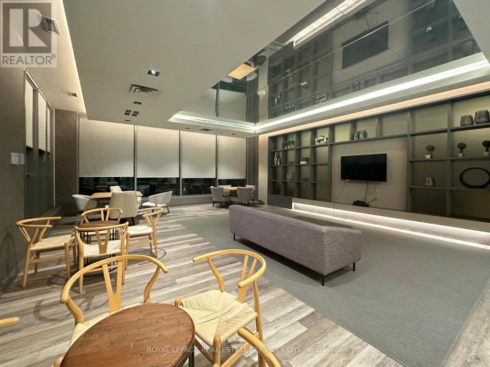 203 - 4699 Glen Erin Drive, Mississauga, ON - Indoor Photo Showing Other Room