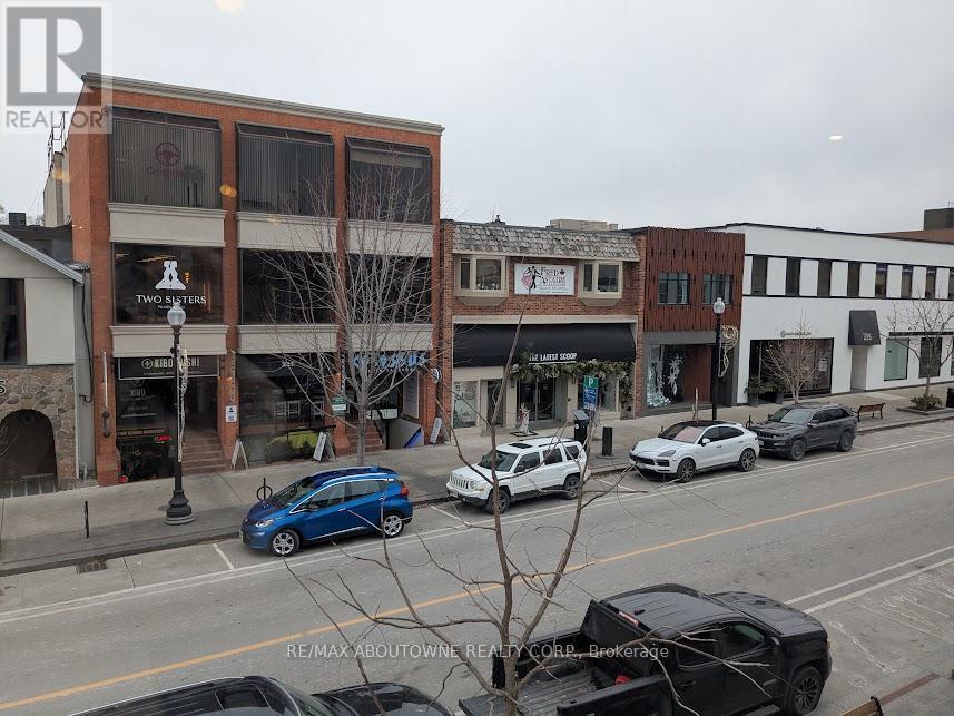 220 Lakeshore Road E, Oakville, ON