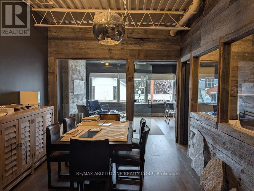 220 Lakeshore Road E, Oakville, ON