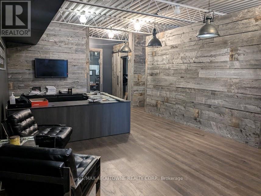 220 Lakeshore Road E, Oakville, ON