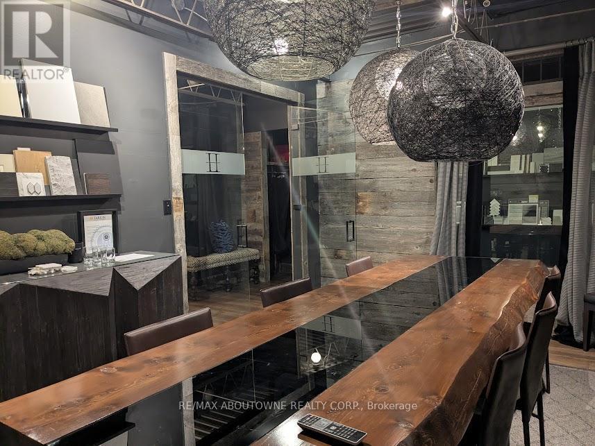 220 Lakeshore Road E, Oakville, ON