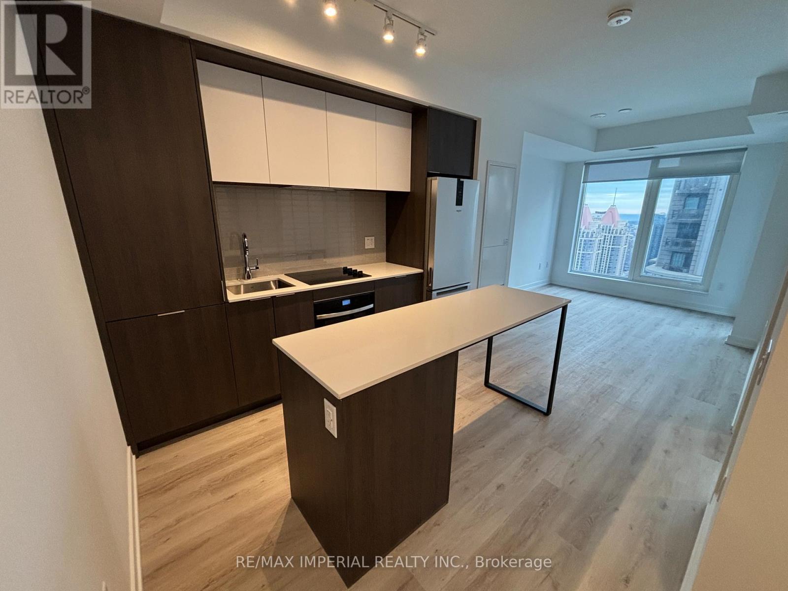 3306 - 395 Square One Drive, Mississauga, ON - Indoor