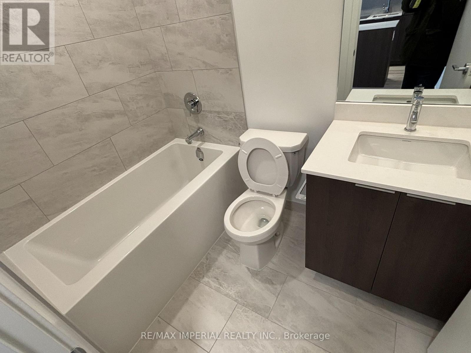 3306 - 395 Square One Drive, Mississauga, ON - Indoor Photo Showing Bathroom