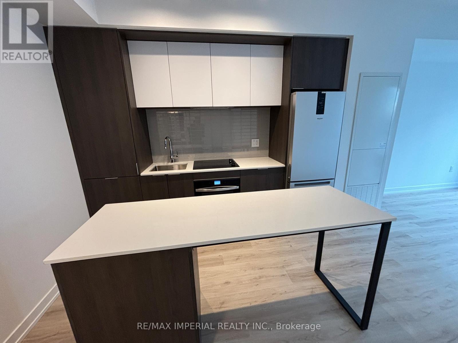 3306 - 395 Square One Drive, Mississauga, ON - Indoor