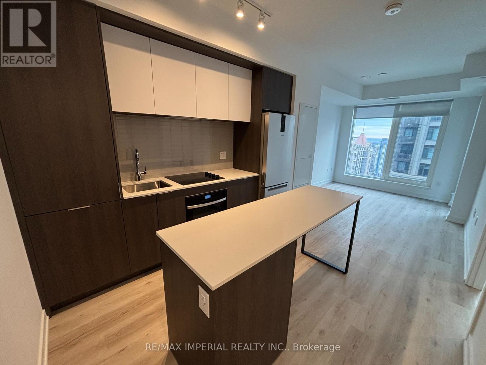 3306 - 395 Square One Drive, Mississauga, ON - Indoor Photo Showing Kitchen