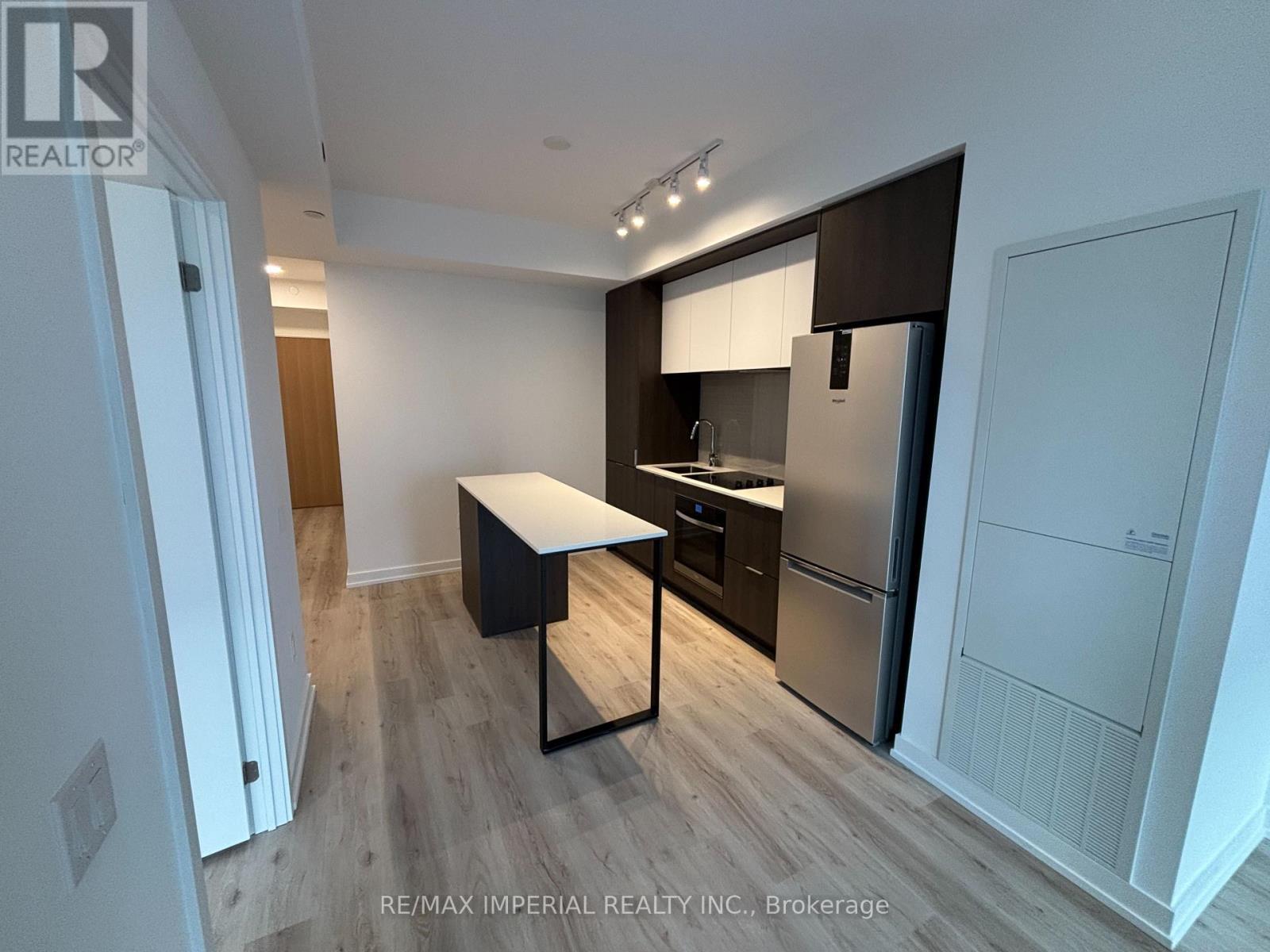 3306 - 395 Square One Drive, Mississauga, ON - Indoor