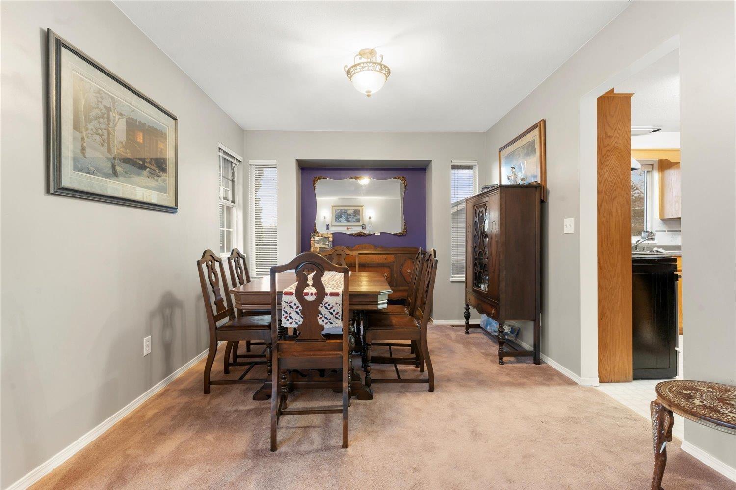34615 Baldwin Road, Abbotsford, BC - Indoor Photo Showing Dining Room
