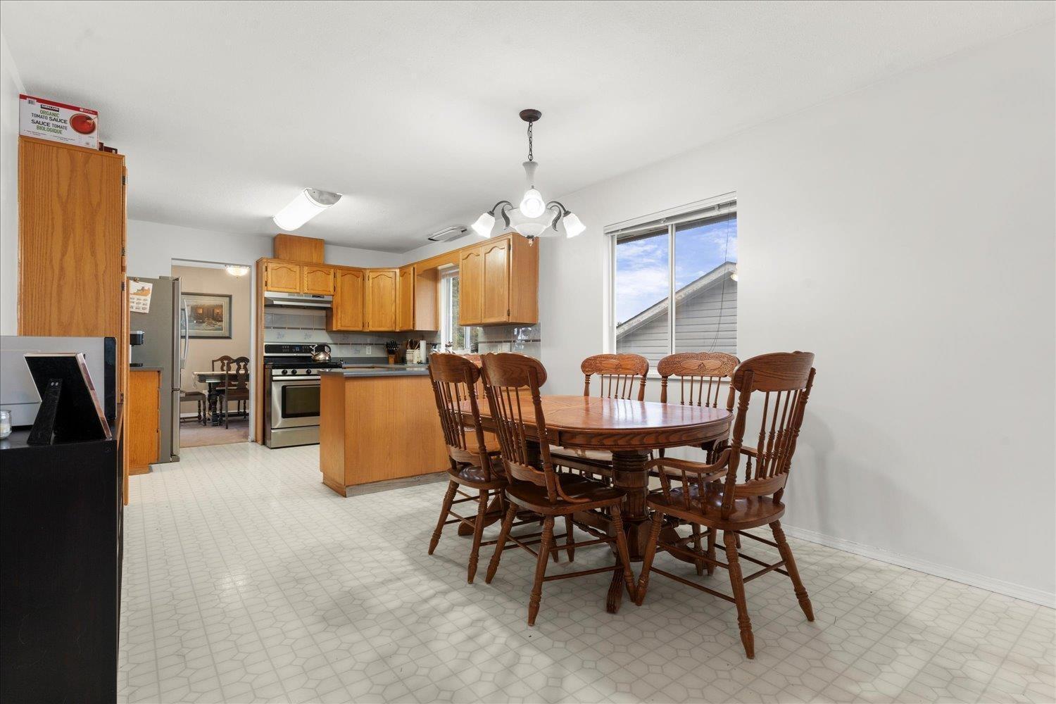 34615 Baldwin Road, Abbotsford, BC - Indoor Photo Showing Dining Room