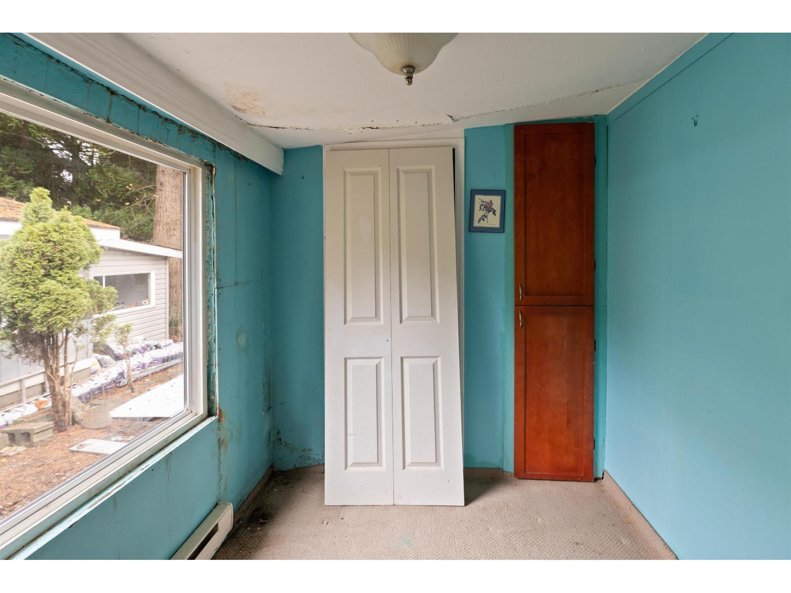 6 6571 King George Boulevard, Surrey, BC - Indoor