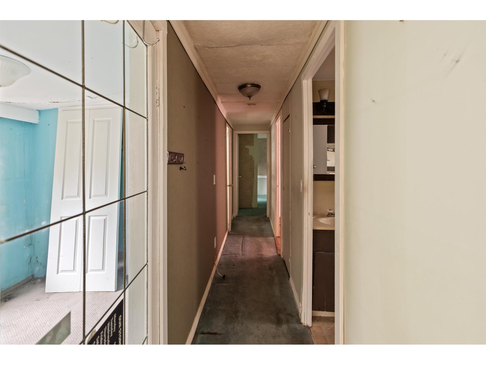 6 6571 King George Boulevard, Surrey, BC - Indoor Photo Showing Other Room