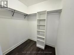 Walk In Closet -