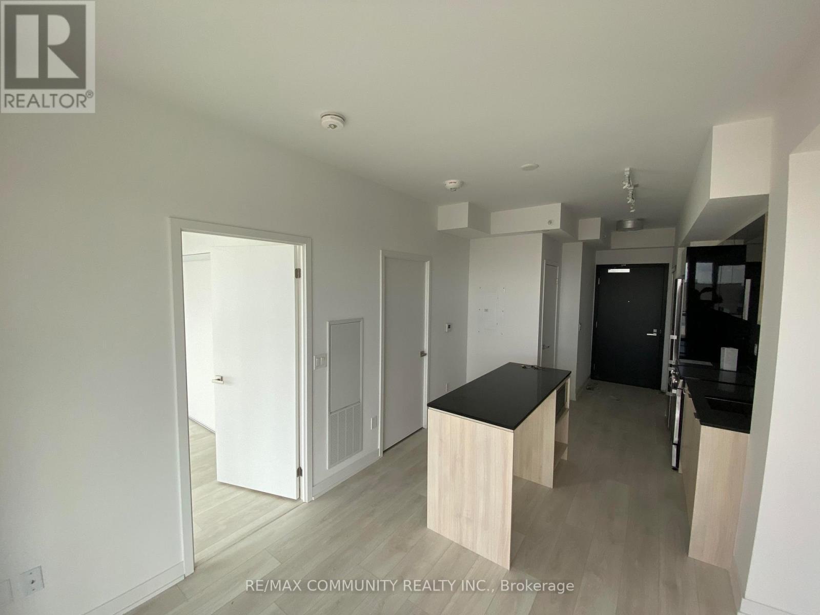 1003 - 31 Tippett Road, Toronto, ON - Indoor Photo Showing Other Room