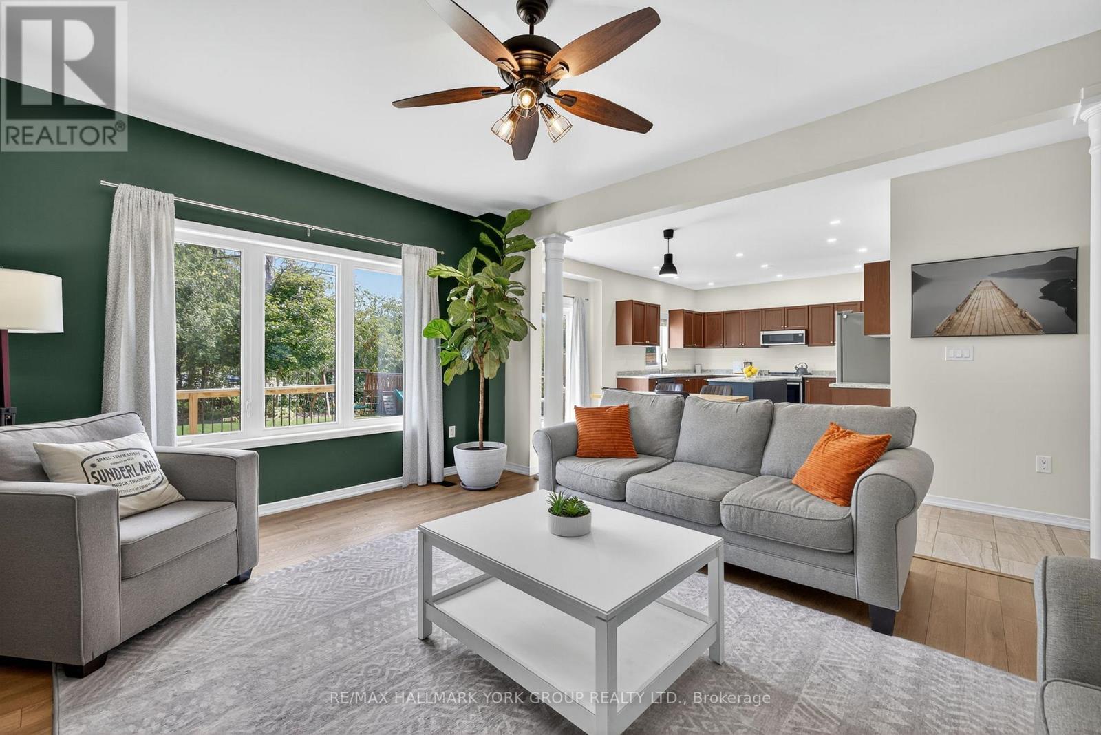 78 Rennie Street, Brock, ON - Indoor Photo Showing Living Room