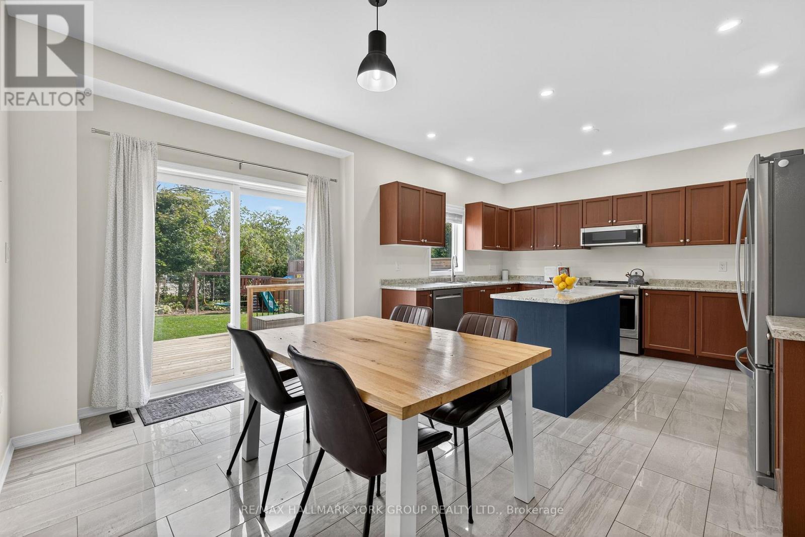 78 Rennie Street, Brock, ON - Indoor