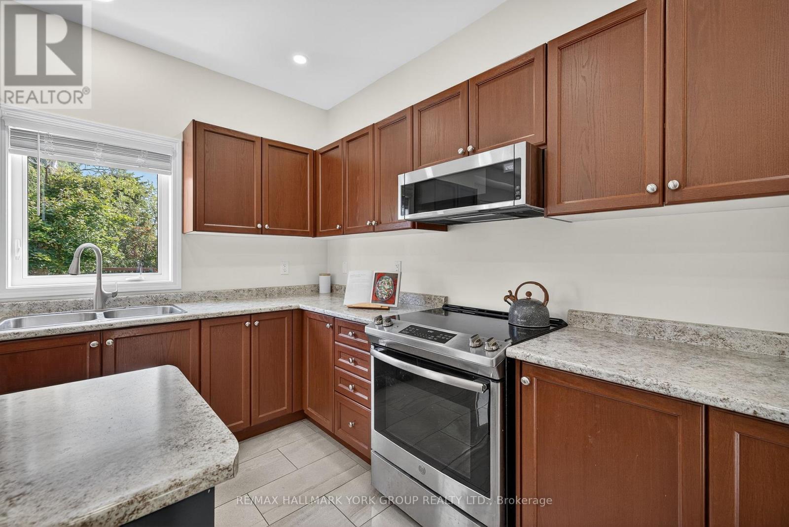 78 Rennie Street, Brock, ON - Indoor Photo Showing Kitchen With Double Sink