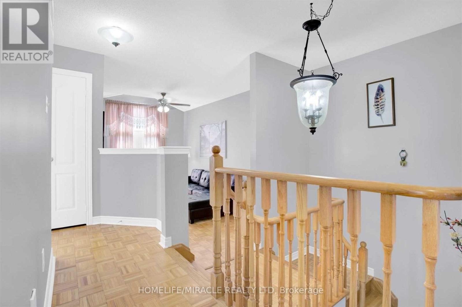 Upper - 51 Connolly Crescent, Brampton, ON - Indoor Photo Showing Other Room