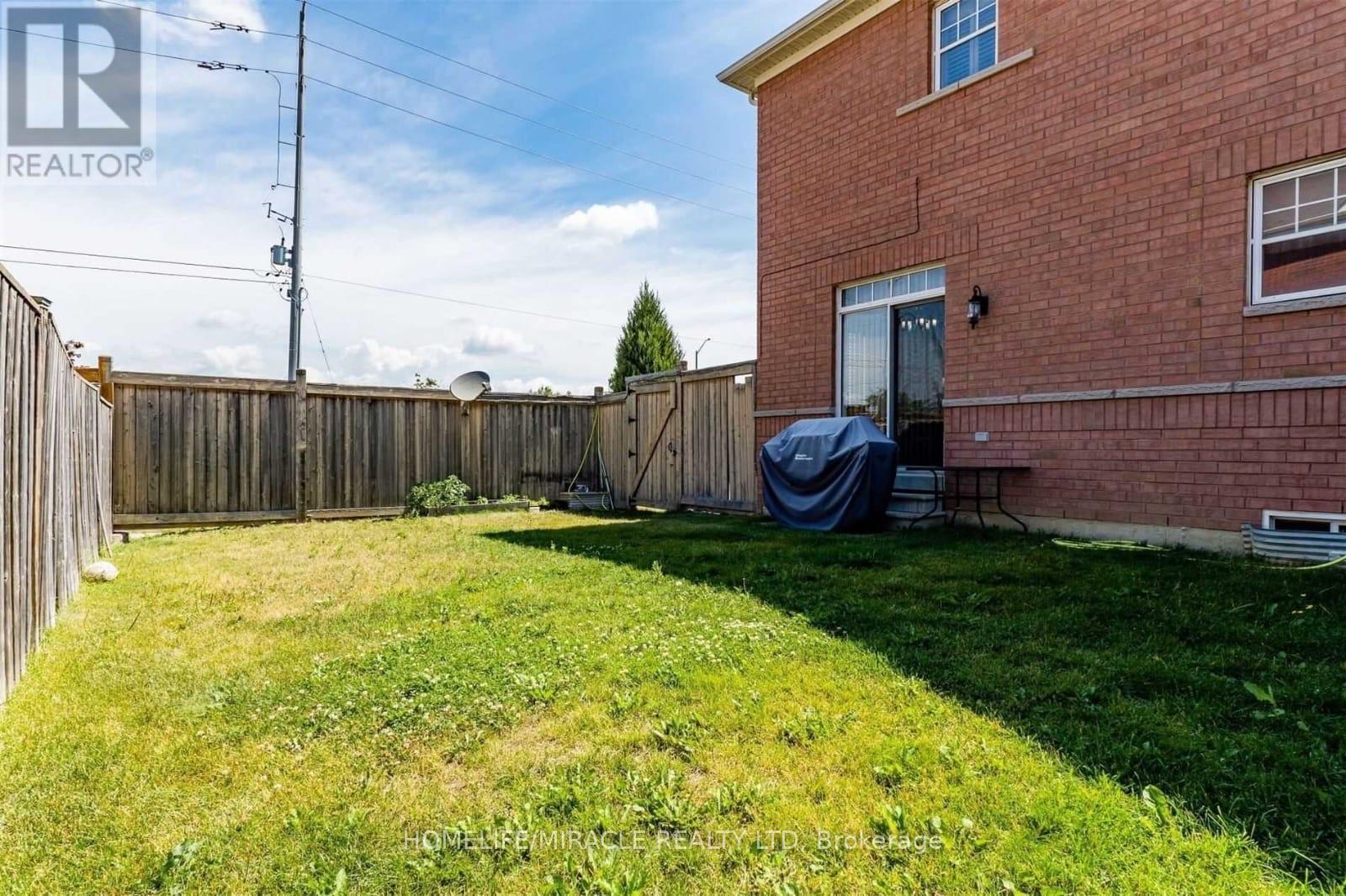 Upper - 51 Connolly Crescent, Brampton, ON - Outdoor With Exterior