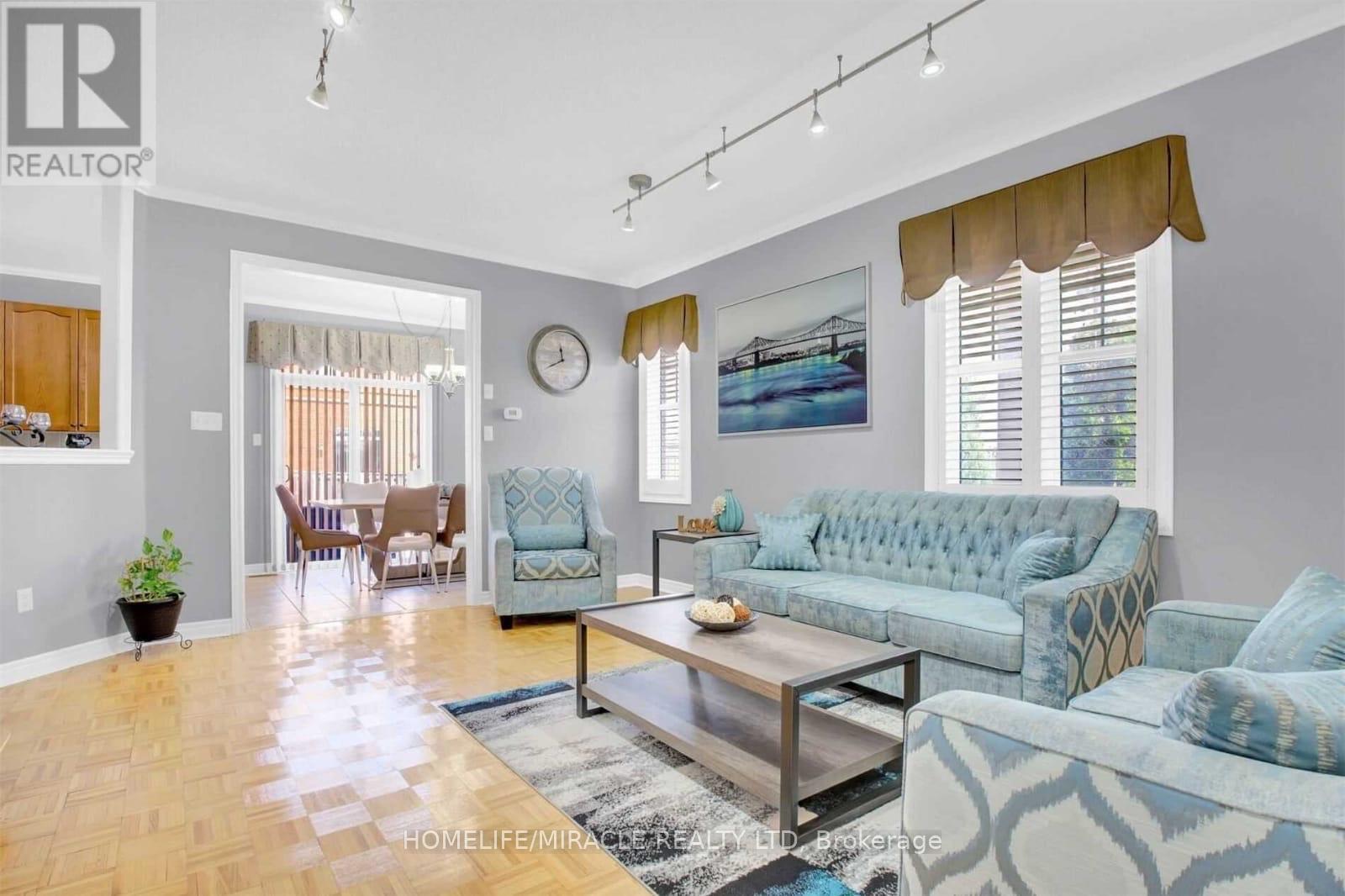 Upper - 51 Connolly Crescent, Brampton, ON - Indoor Photo Showing Living Room