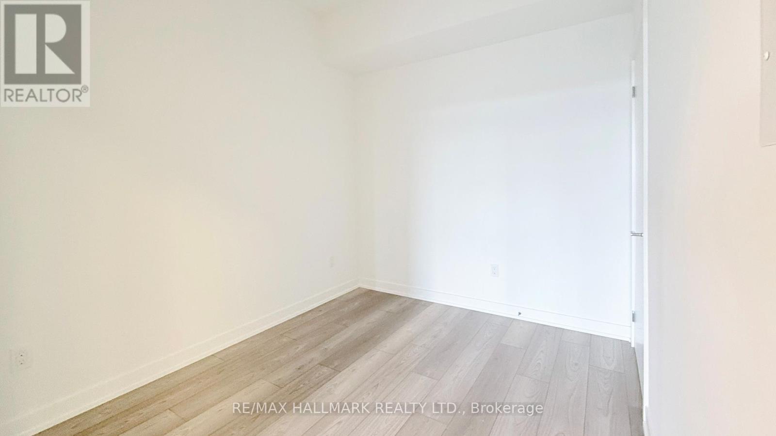 510 - 1007 The Queensway, Toronto, ON - Indoor Photo Showing Other Room