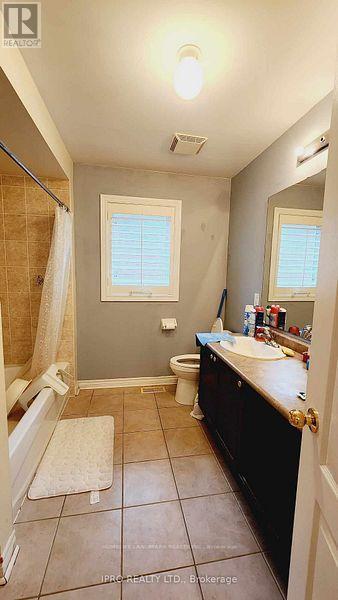 Main Floor - 3311 Tacc Drive, Mississauga, ON - Indoor Photo Showing Bathroom