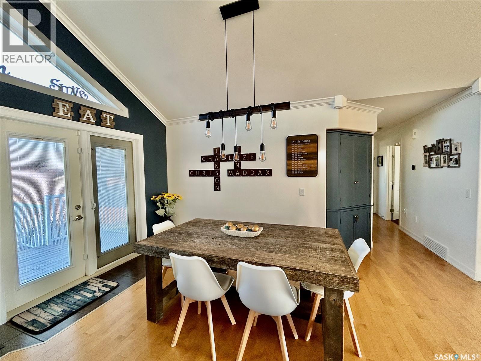 24 Pape Drive, Humboldt Rm No. 370, SK - Indoor Photo Showing Dining Room