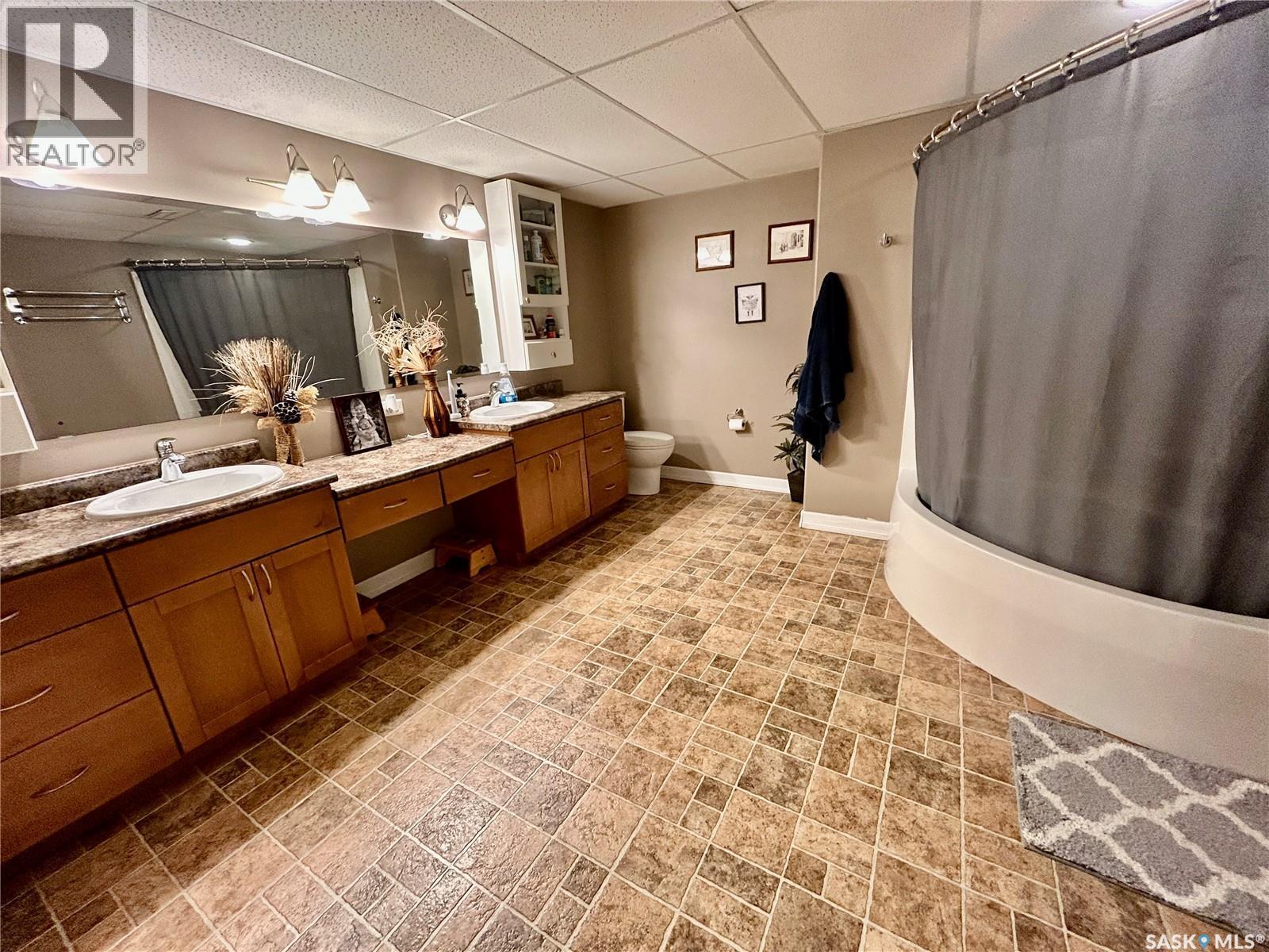 24 Pape Drive, Humboldt Rm No. 370, SK - Indoor Photo Showing Bathroom