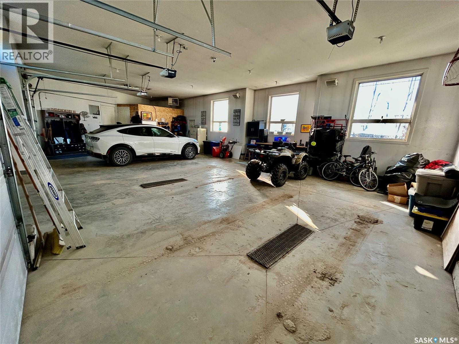 24 Pape Drive, Humboldt Rm No. 370, SK - Indoor Photo Showing Garage